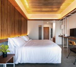 Двухместный номер Superior с видом на город двуспальная кровать в Laekhon Nonbai Hotel