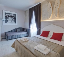 Двухместный номер Superior двуспальная кровать в Leone X Guest House