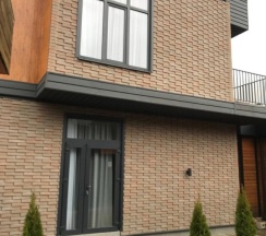 Коттедж с 3 комнатами с балконом и с красивым видом из окна в Borville