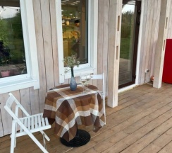 Коттедж с красивым видом из окна в Ракита