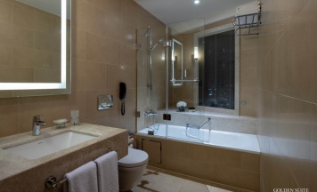 Двухместный люкс Golden Horn двуспальная кровать в Windsor Hotel & Convention Centre Istanbul