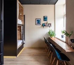 Общий 6-местный номер Smart room в Caps hotel