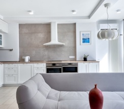 Двухместный люкс двуспальная кровать в Апартаменты Румер в современном жилом комплексе у ТЦ Дана Молл