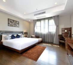 Двухместный люкс Executive с балконом двуспальная кровать в Grand Asoke Suites Boutique Residence
