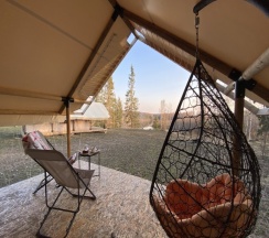 Тент с красивым видом из окна в Osuga Village