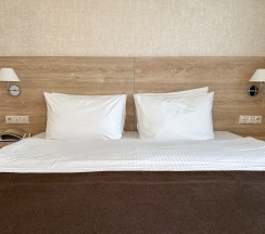 "Стандарт" Стандартный двухместный номер с двуспальной кроватью в Диона