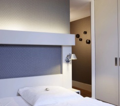 M Apartment With Sofa в Hotel Amano Rooms & Apartments