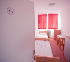 Двухместный номер Standard с красивым видом из окна 2 отдельные кровати в HI Hostel Zagreb