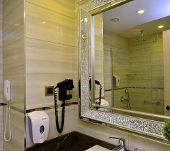 Одноместный номер Deluxe с видом на море двуспальная кровать в Azura Deluxe Resort & Spa