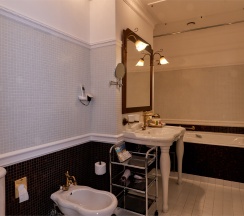 Сюит Голден Гарден в Author Boutique Hotel