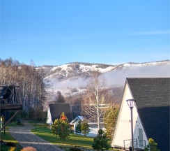 Шале с террасой и видом на горы в Алтай Пэлас