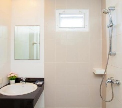 Двухместный номер Standard с балконом двуспальная кровать в Nouveau Guesthouse