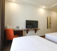 Двухместный номер Standard с видом на город двуспальная кровать в Sunrise Hotel 日升酒店