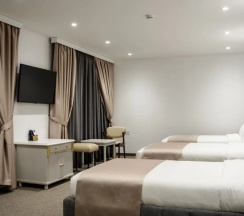 Трёхместный полулюкс с видом на внутренний двор в Qyzylorda hotel