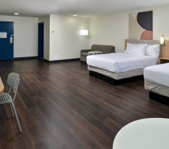 Четырёхместный номер Standard в Spark by Hilton Dallas Market Center