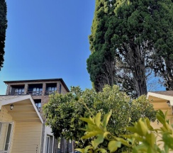 Стандартный семейный улучшенный четырёхместный номер в Жемчужина Абхазии