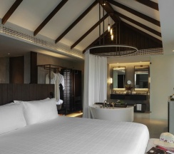 Двухместная вилла Luxury Pool Beachfront c 1 комнатой Sea view двуспальная кровать в Pullman Khao Lak Katiliya Villas