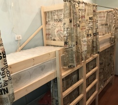Кровать в общем номере (мужской номер) с красивым видом из окна в Хостел