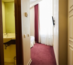 Standart "Simple" в The Bridge hotel