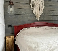 Четырёхместный коттедж с балконом в Дом в заповеднике