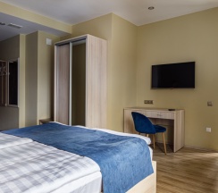 Стандарт двухместный с одной большой кроватью в Rus hotel group