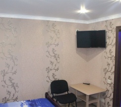 Трехместный с Двухспальной кроватью в Двин