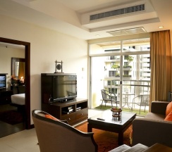 Люкс Grand с балконом в Grand Asoke Suites Boutique Residence