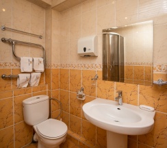 Люкс 3-х комнатный с кухней и балконом 4-х местный в Жемчуг