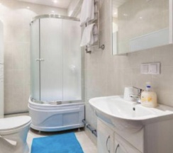 2-комнатные апартаменты люкс с 1 двуспальной кроватью в Holiday Village Moscow