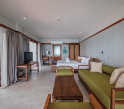 Двухместная вилла c 1 комнатой рядом с пляжем двуспальная кровать в Banana Fan Sea Resort