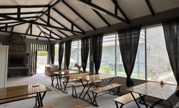 Четырёхместный номер Superior с балконом в Абаза