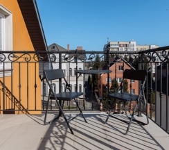 Апартаменты с балконом в Константа