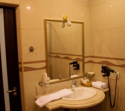 Люкс с двуспальной кроватью в Кароза