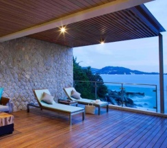 Двухместный люкс с видом на море двуспальная кровать в Отель Zenmaya Oceanfront Phuket, Trademark Collection by Wyndham