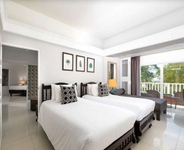 Четырёхместный люкс семейный с 2 комнатами с балконом в Thavorn Palm Beach Resort Phuket