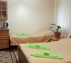 Трехместный номер эконом-класса с общей ванной комнатой в Русская усадьба