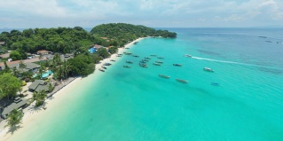 Острова Пхи-Пхи: Курортный отель Phi Phi Holiday Resort Leam Tong Beach