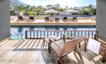 Номер Deluxe с видом на бассейн в Alpina Phuket Nalina Resort & Spa