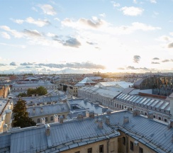 Люкс с двуспальной кроватью и видом на город в Renartiss Isaakiy St. Petersburg hotel