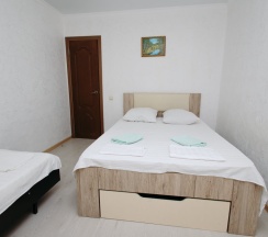 Пятиместный номер Premium с балконом и с красивым видом из окна в Анапа Сити