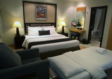 Трёхместный номер Standard в The Key Bangkok Hotel by Compass Hospitality