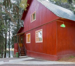 Коттедж шестиместный с видом на озеро в Покровское