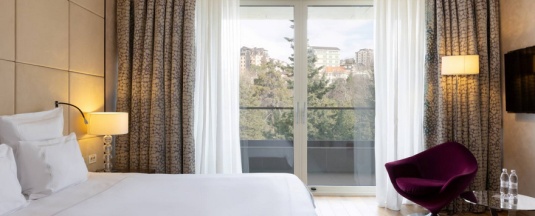 Двухкомнатный люкс с видом на парк в Swissotel Resort Сочи Камелия