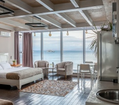 Комната семейная с двуспальной кроватью (Вид на море) Sea View Family suite by Vvo в Sea view apartments
