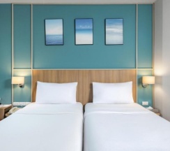 Четырёхместный номер семейный Connecting в ibis Samui Bophut