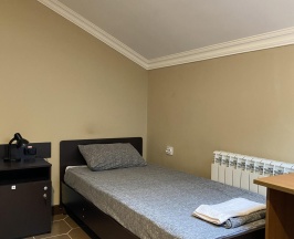 Кровать в 6-местном общем женском номере (мансарда) в City hostel