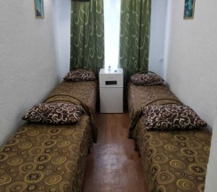 Четырёхместный номер Standard односпальная кровать в Чайка