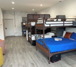 Кровать в общем номере в Stay 424 Hostel