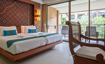 Двухместный номер Superior с видом на бассейн 2 отдельные кровати в Отель Rawai Palm Beach Resort