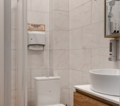 Полулюкс в Папа и море